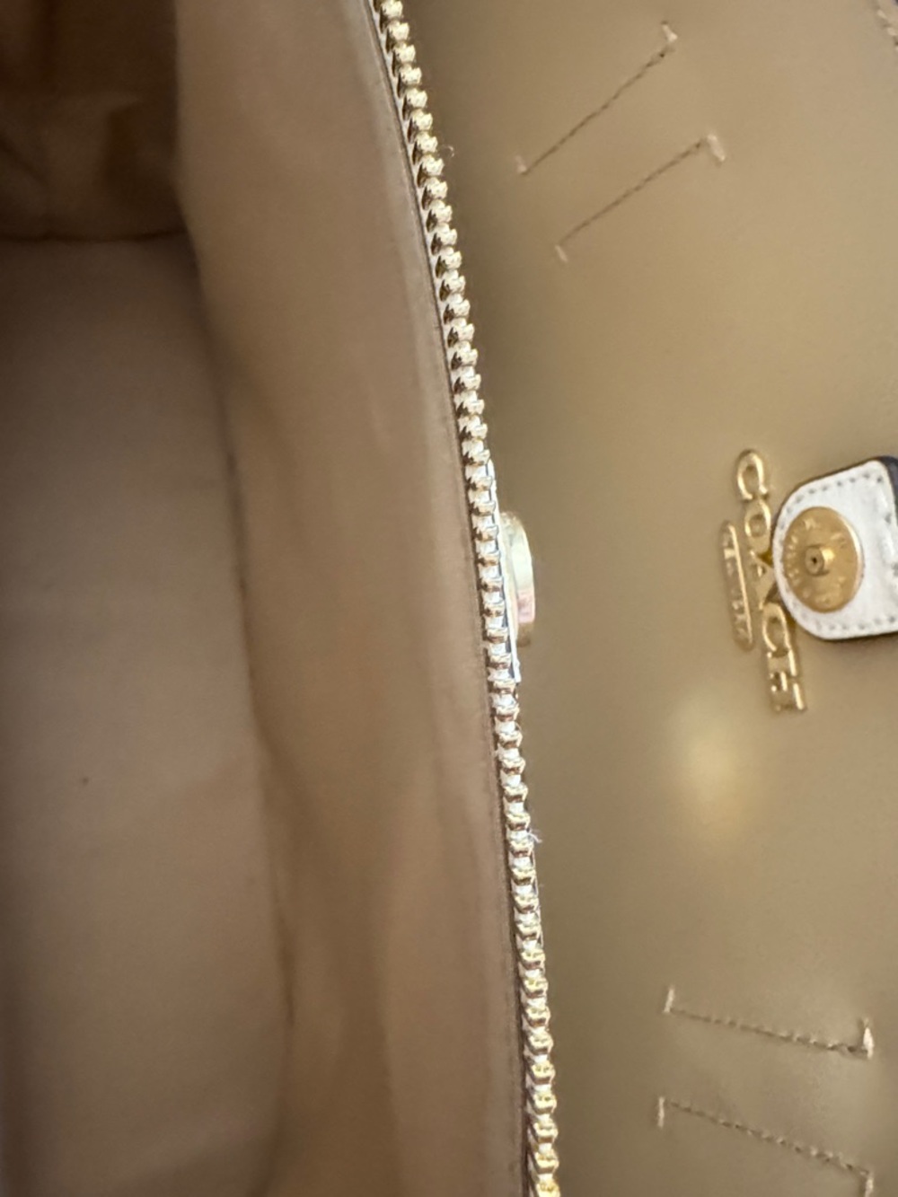 Coach Cream Leather Tote with Gold Logo - Picture 5 of 8
